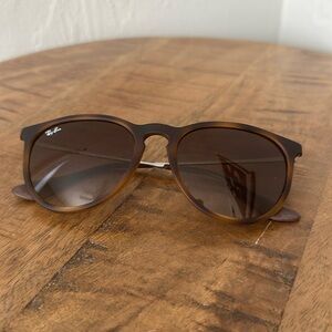 ☀️ Women’s Ray-Ban Sunnies